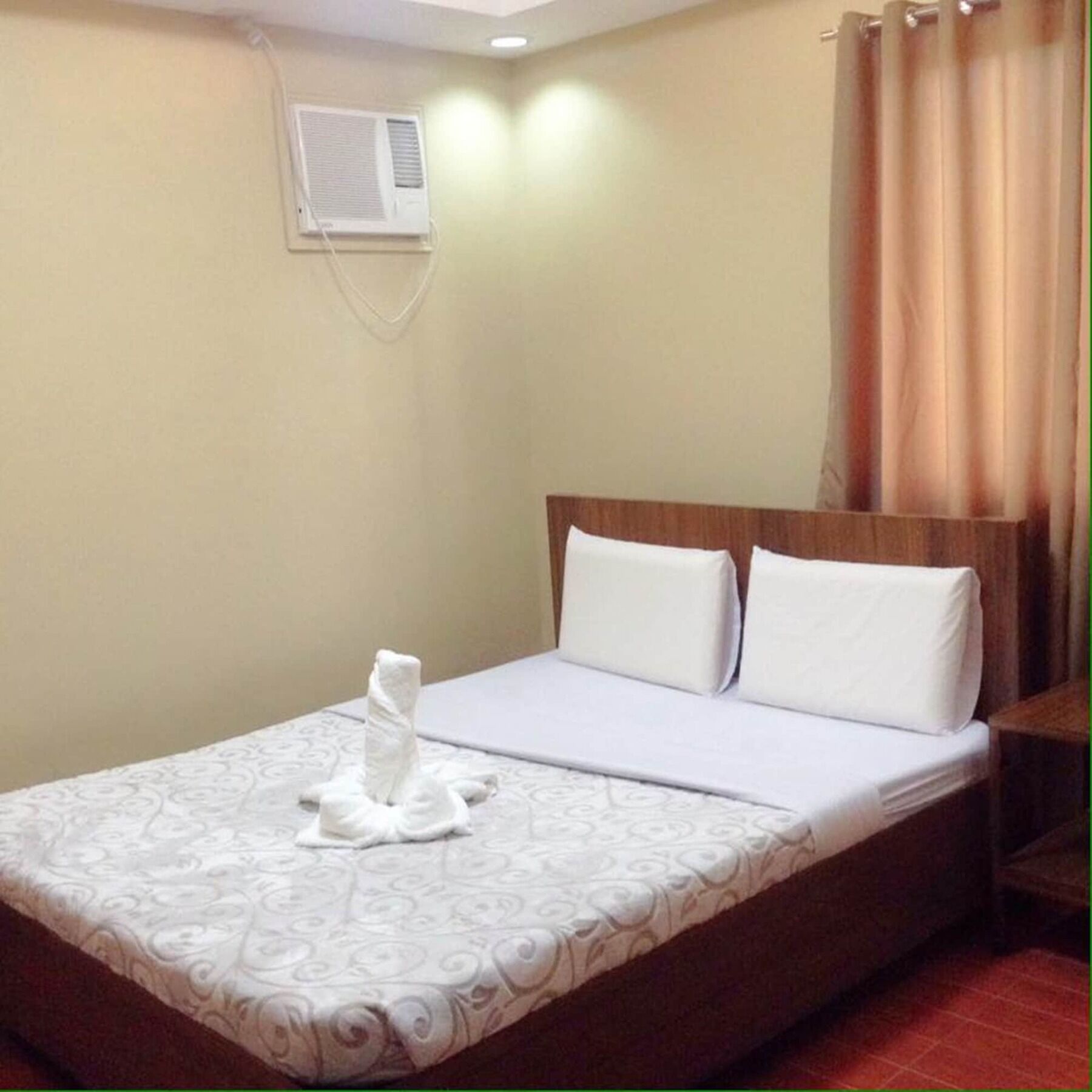 East Square Inn Bacolod Eksteriør billede